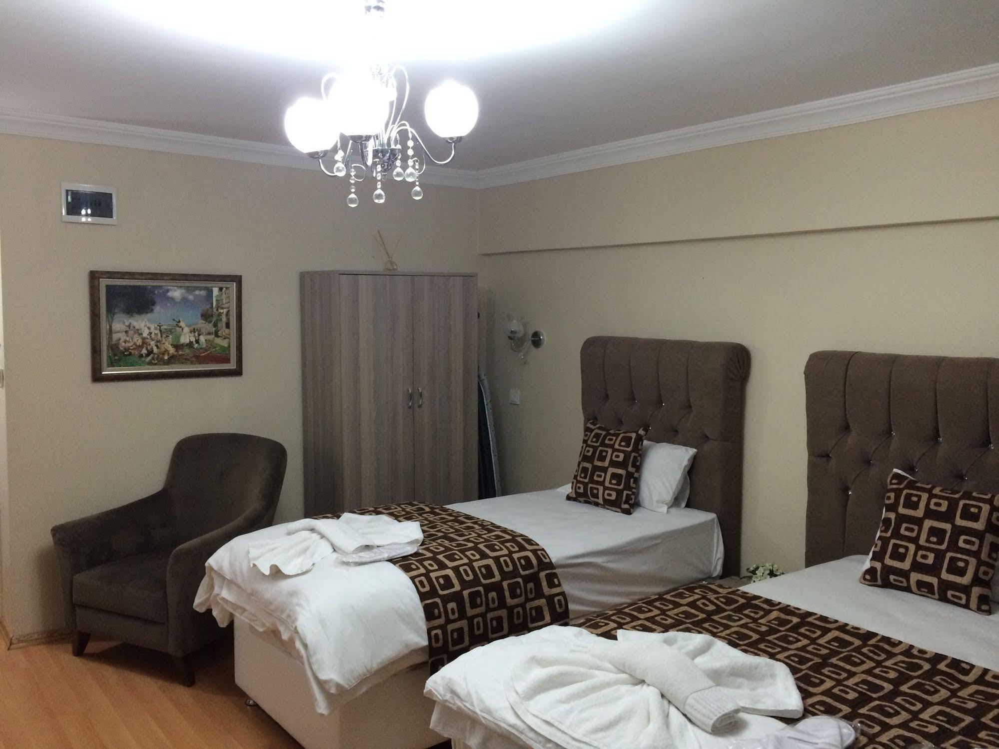 Apart Otel Black Bird